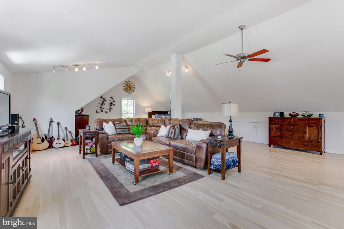 16 Dobe Point Road Stafford, VA 22554 - Photo 28 of 39 Upper Level has Huge Living Area