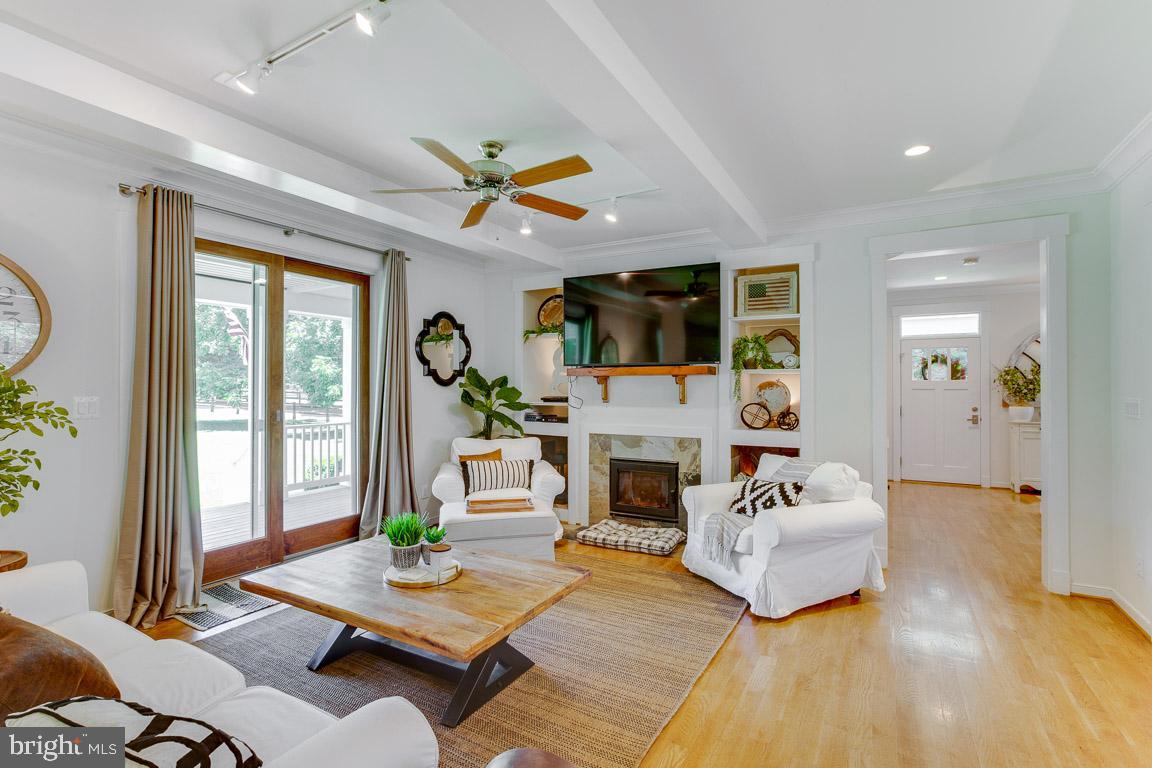 16 Dobe Point Road Stafford, VA 22554 - Photo 5 of 39 Great Room has Built-In Shelves and Fireplace