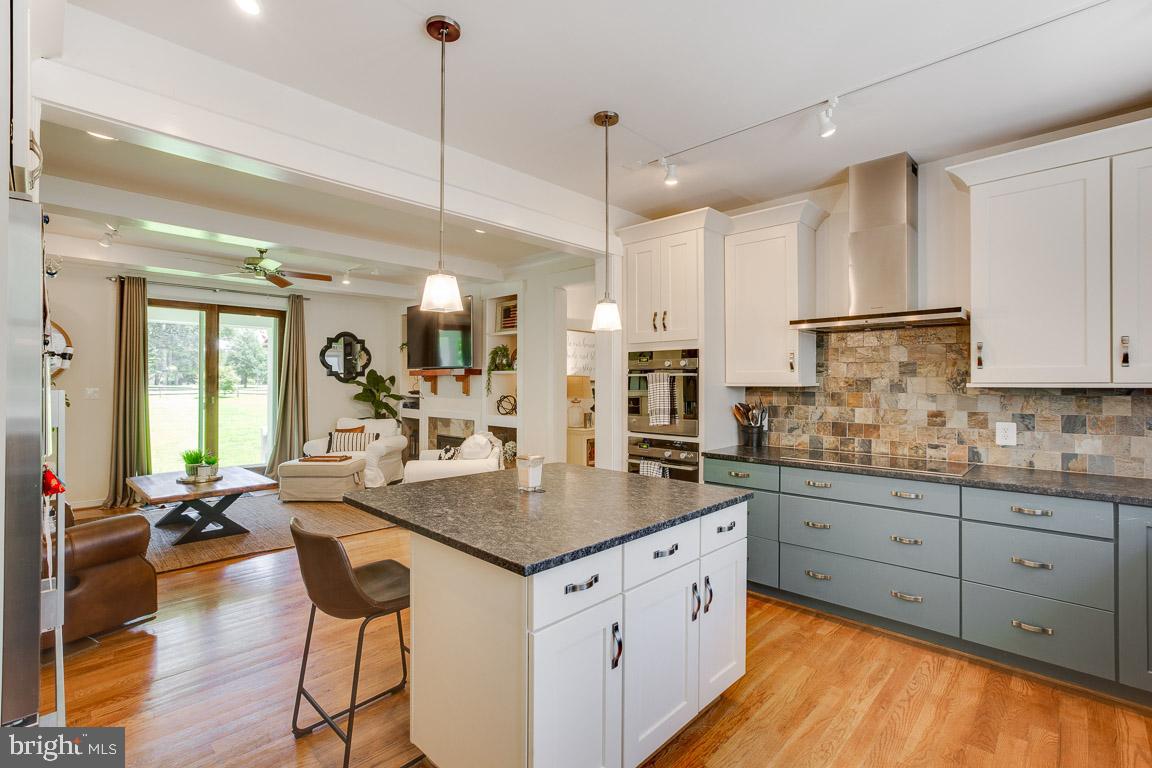 16 Dobe Point Road Stafford, VA 22554 - Photo 10 of 39 Granite Countertops with Backsplash
