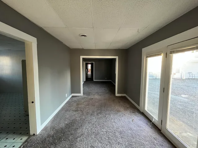 a view of empty room with window