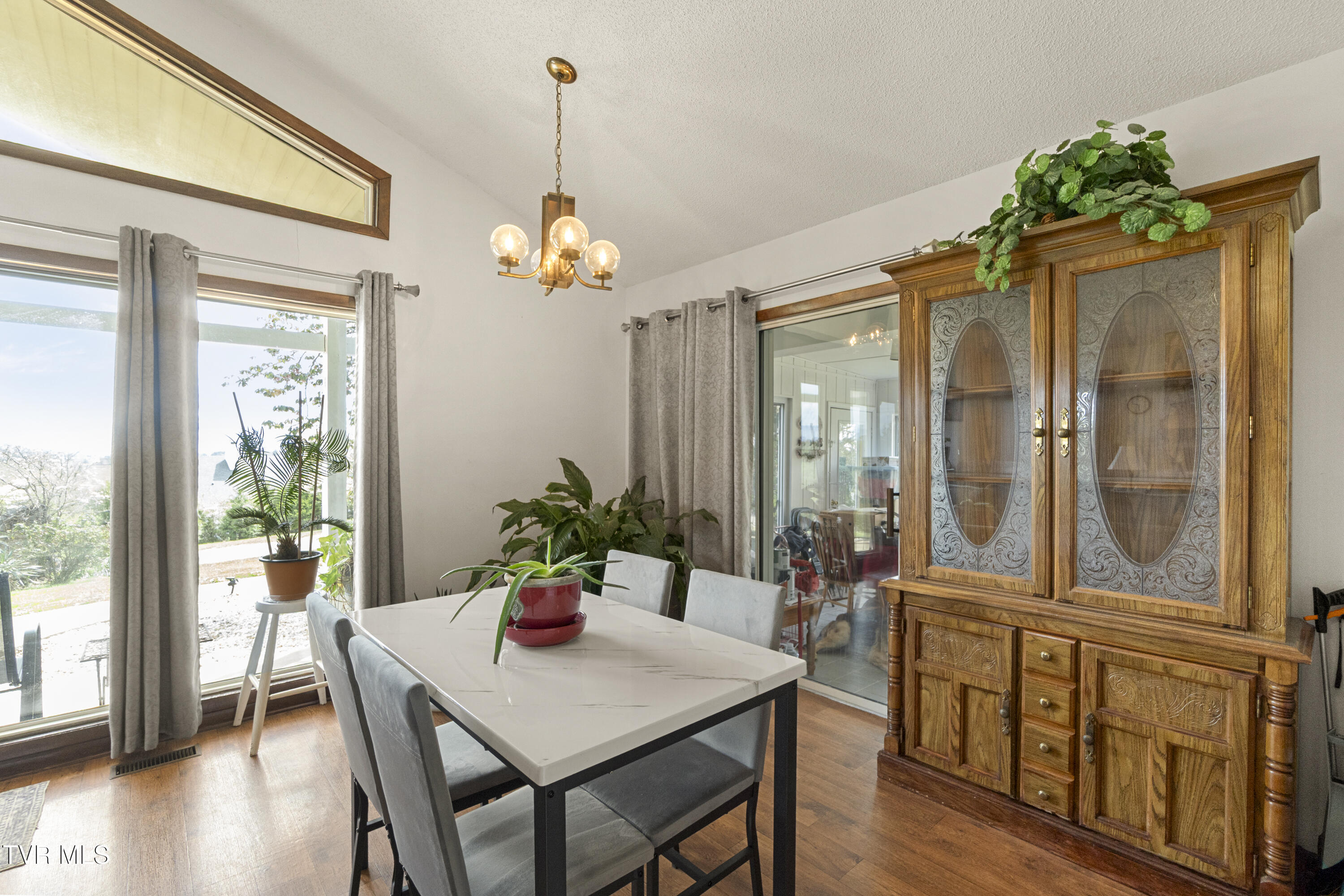 255 Old Kentucky Road West Greeneville, TN 37743 - Photo 11 of 63 10