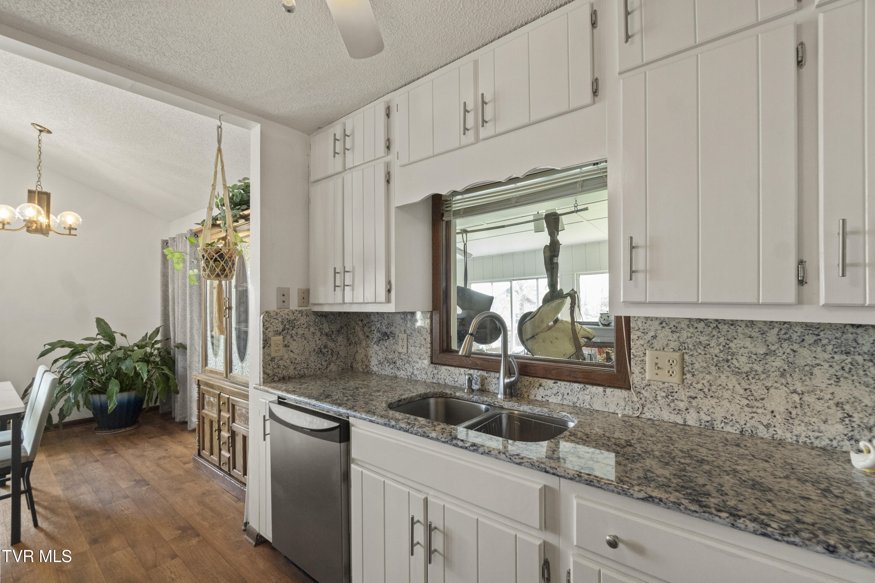 255 Old Kentucky Road West Greeneville, TN 37743 - Photo 13 of 63 12