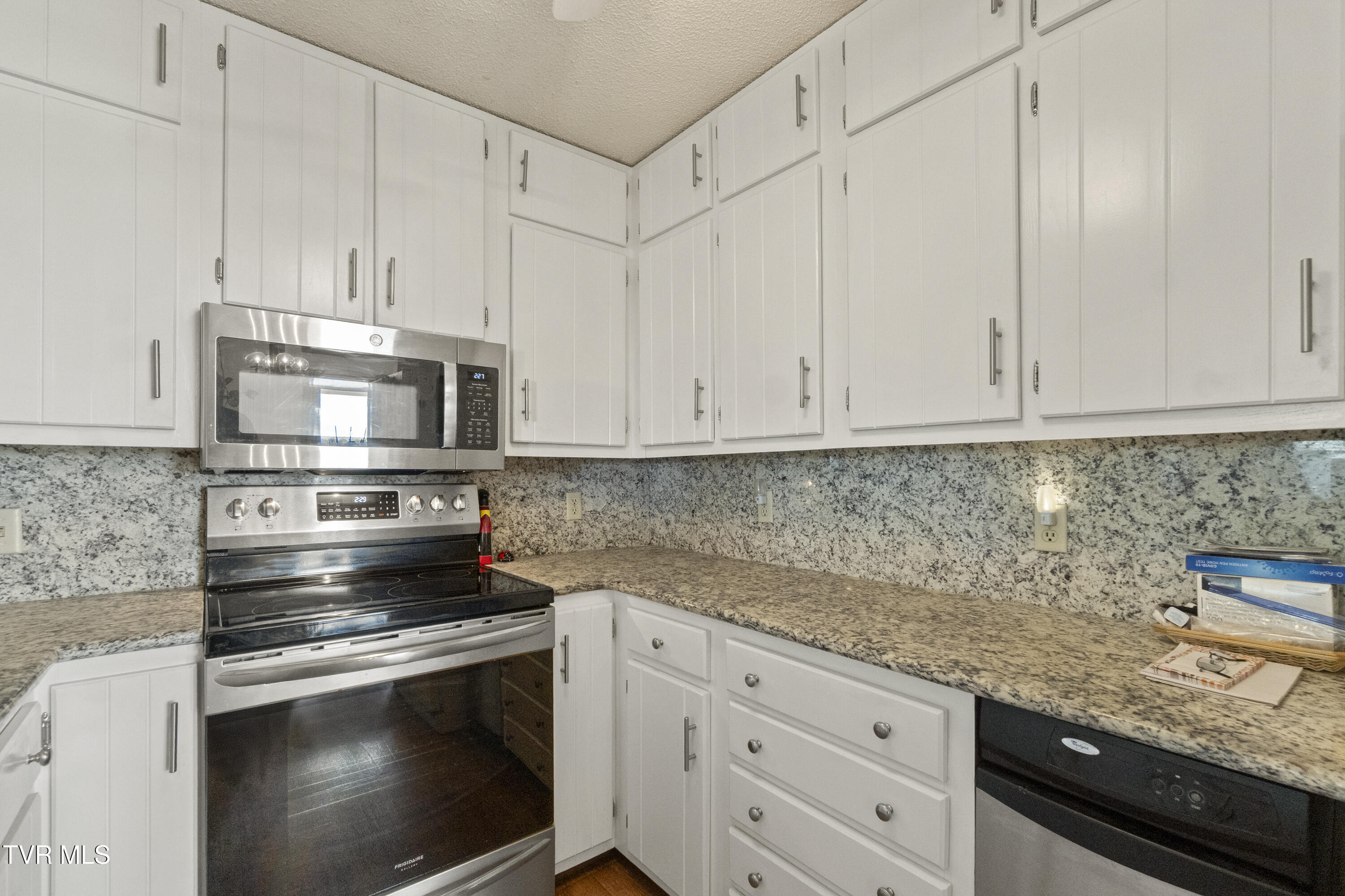 255 Old Kentucky Road West Greeneville, TN 37743 - Photo 16 of 63 15