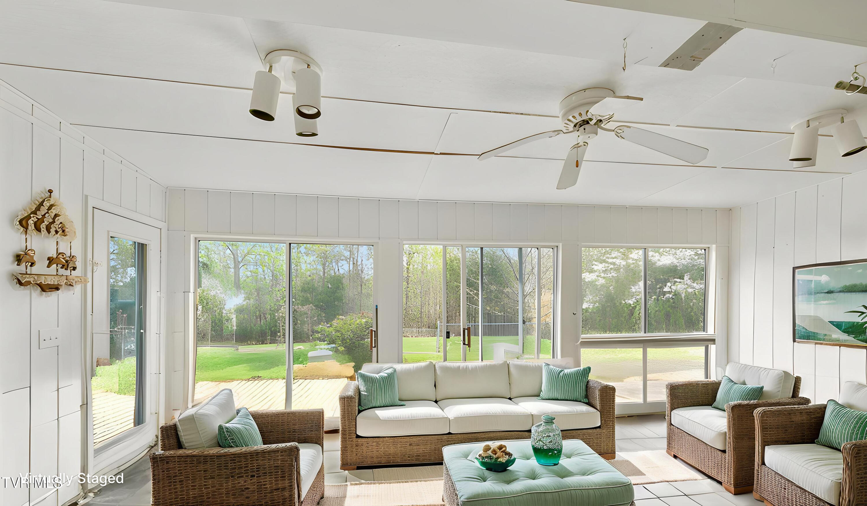 255 Old Kentucky Road West Greeneville, TN 37743 - Photo 19 of 63 17-(2)-Furniture-removed-0 - Living Room