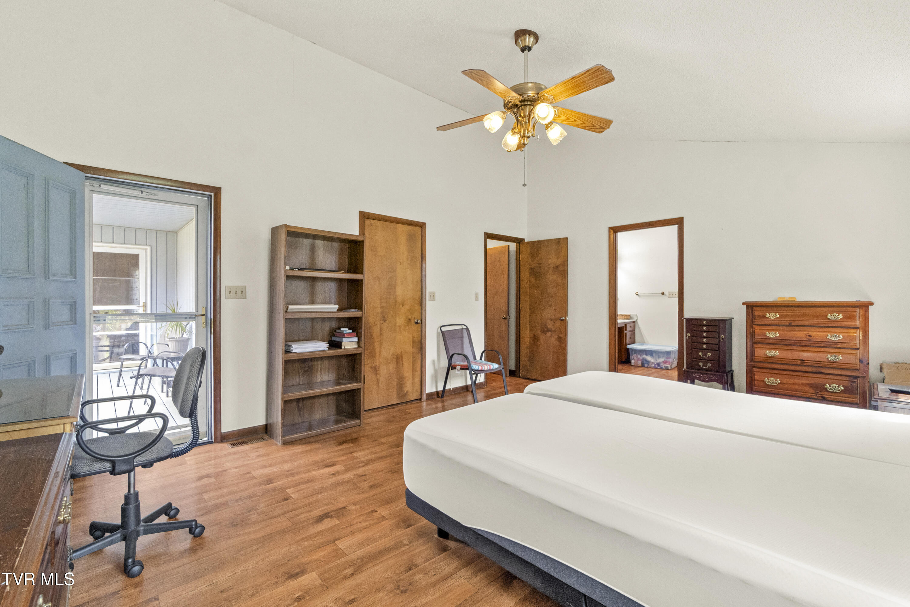 255 Old Kentucky Road West Greeneville, TN 37743 - Photo 26 of 63 20