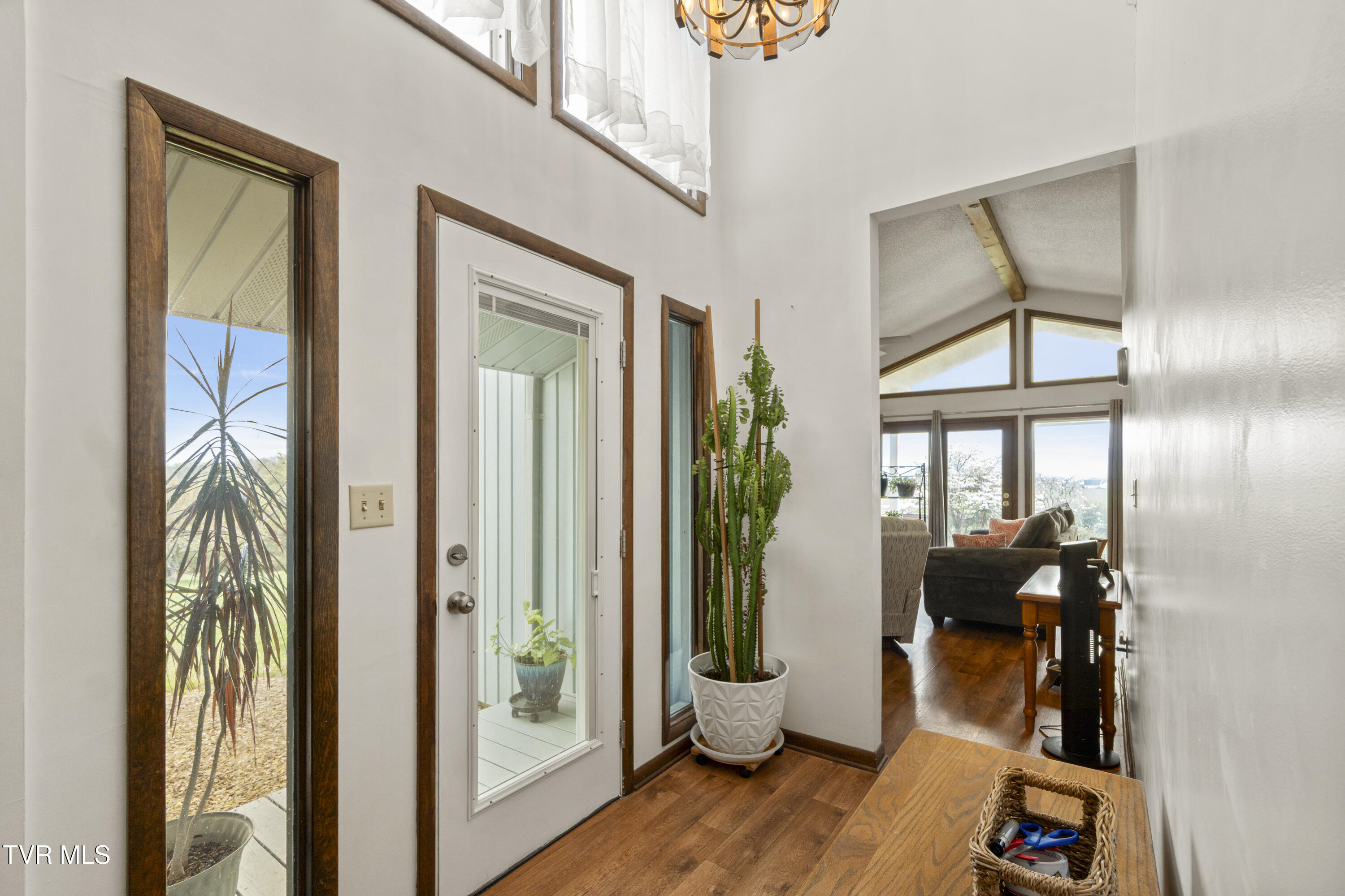 255 Old Kentucky Road West Greeneville, TN 37743 - Photo 4 of 63 4 (2)