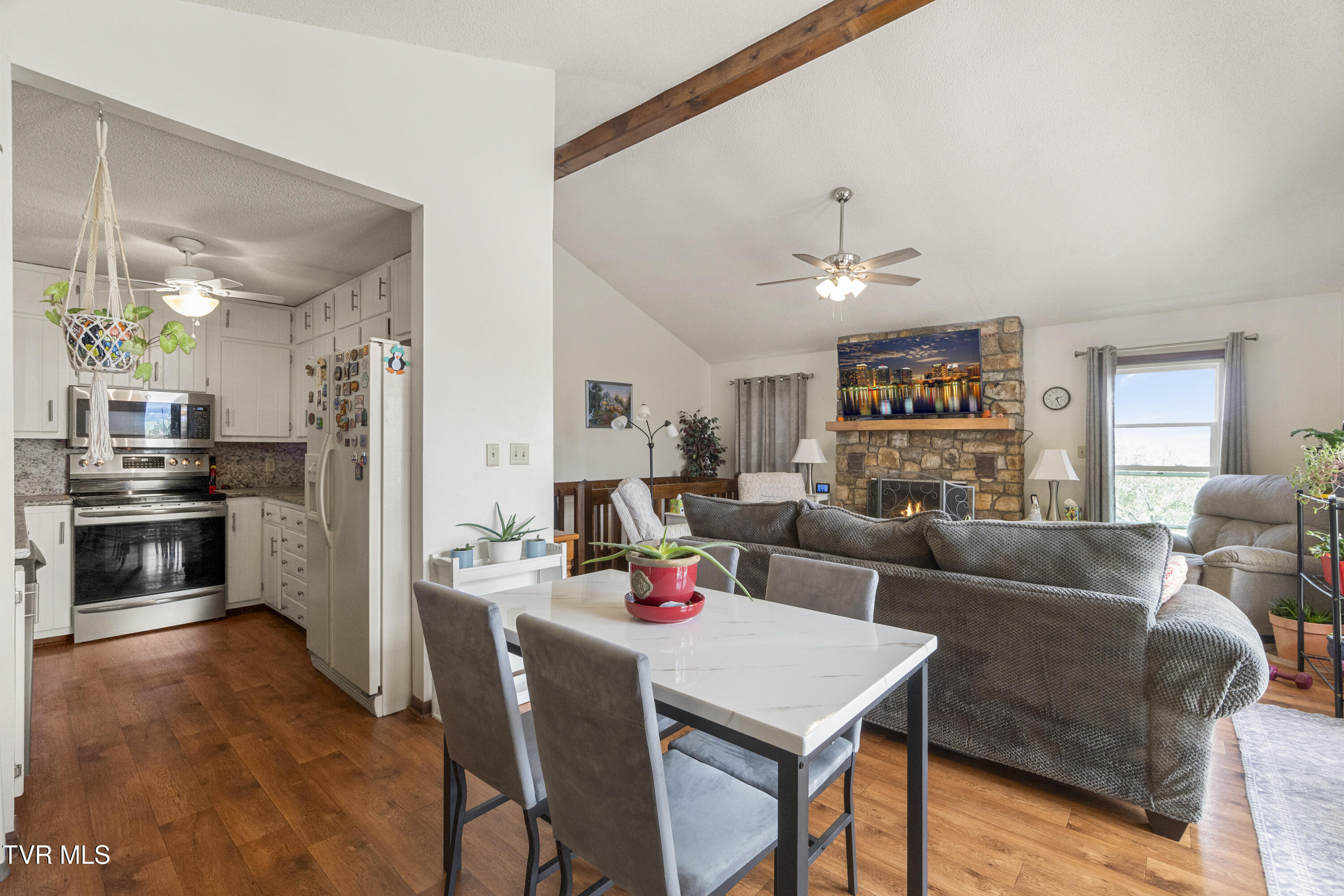 255 Old Kentucky Road West Greeneville, TN 37743 - Photo 5 of 63 4