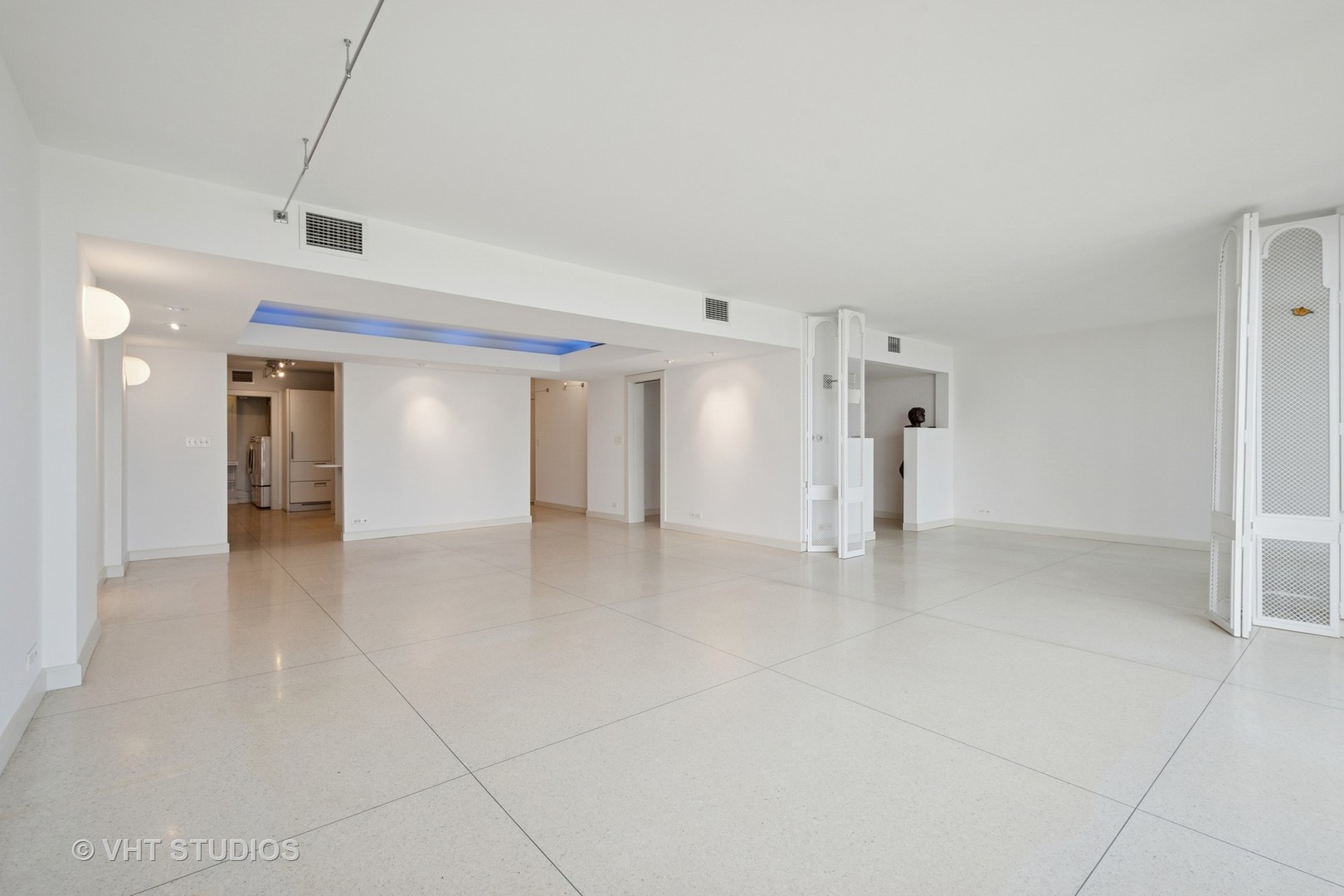 1420 Sheridan Road, Unit 4F Wilmette, IL 60091 - Photo 5 of 22 Gallery Image 5