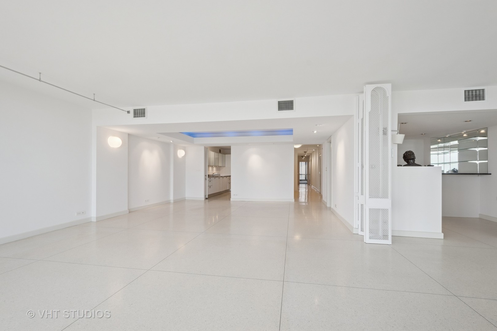 1420 Sheridan Road, Unit 4F Wilmette, IL 60091 - Photo 6 of 22 Gallery Image 6