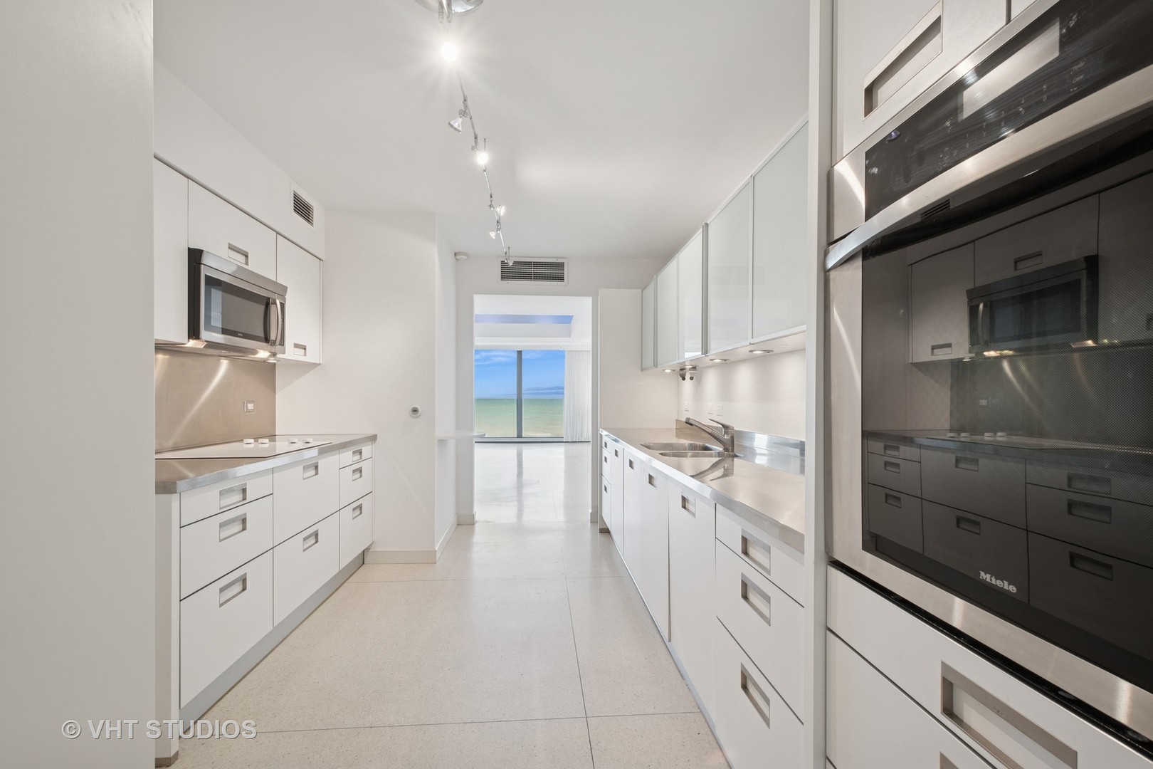 1420 Sheridan Road, Unit 4F Wilmette, IL 60091 - Photo 9 of 22 Gallery Image 9
