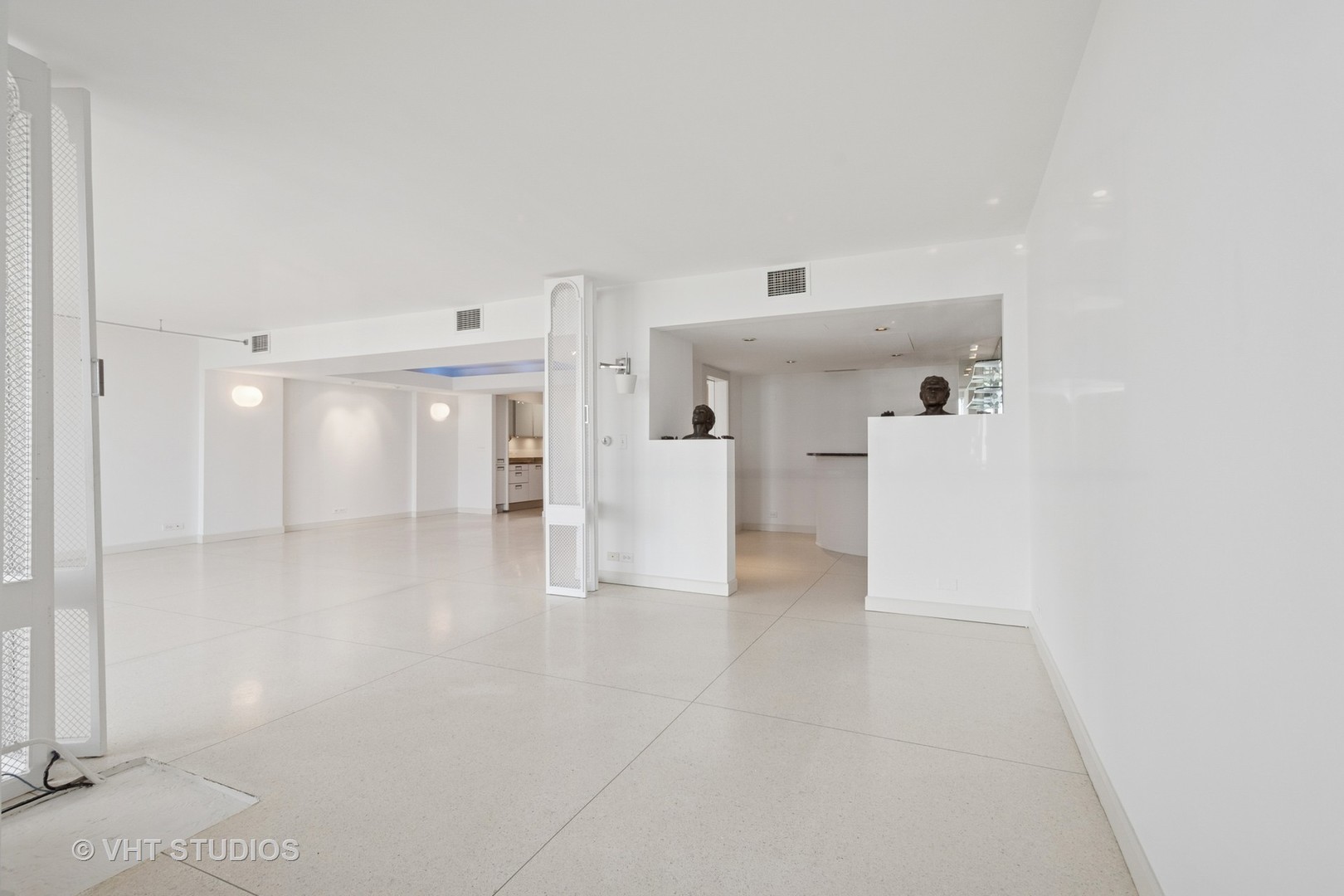 1420 Sheridan Road, Unit 4F Wilmette, IL 60091 - Photo 10 of 22 Gallery Image 10