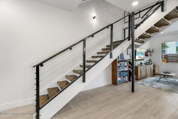 a view of entryway and hall