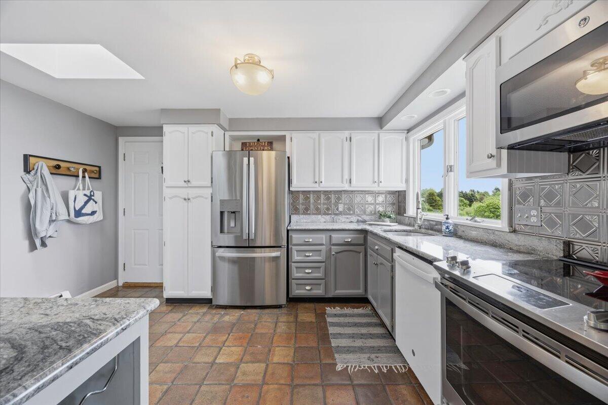 207 Spurwink Road Scarborough, ME 04074 - Photo 8 of 50 08-207 Spurwink Rd-8