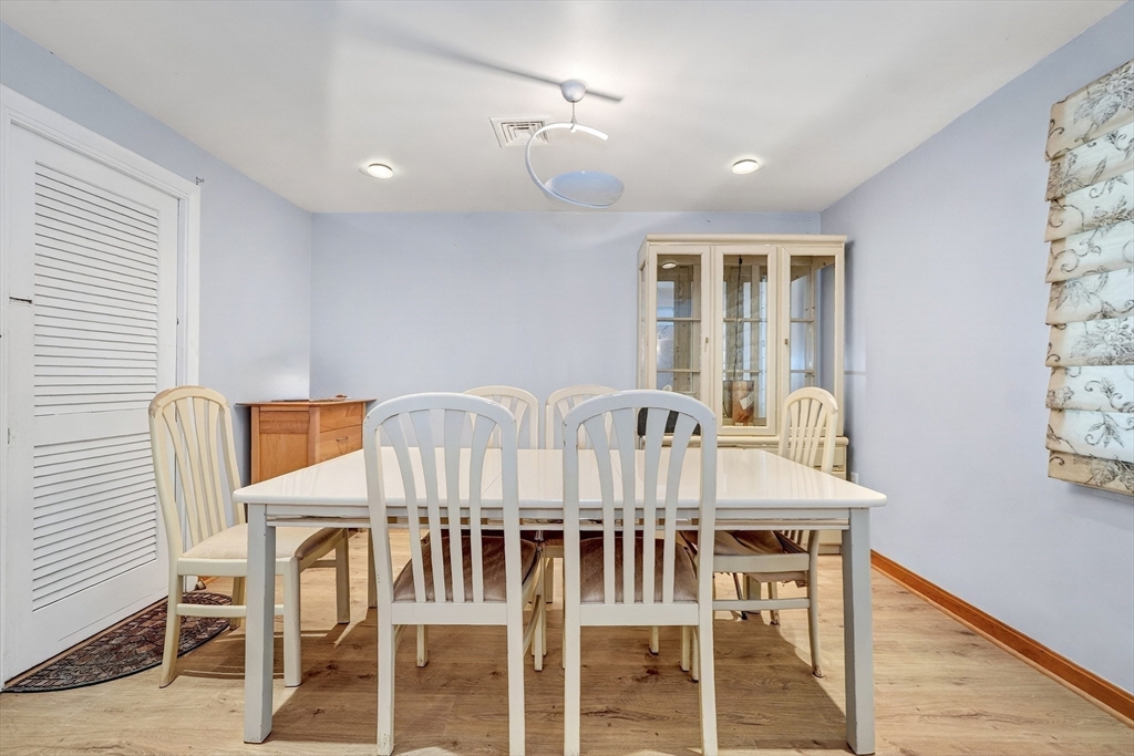 20 Temi Road Framingham, MA 01701 - Photo 4 of 20