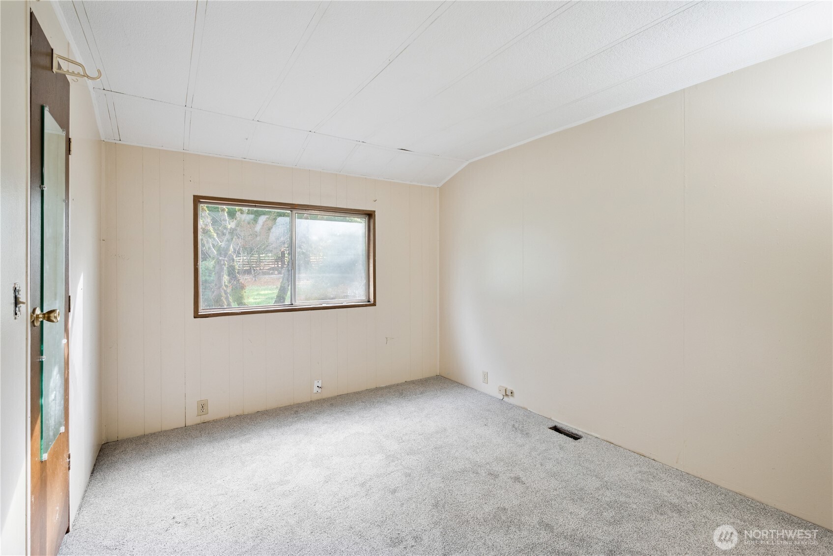 8908 Northeast Etna Road Woodland, WA 98674 - Photo 18 of 37 an empty room with windows