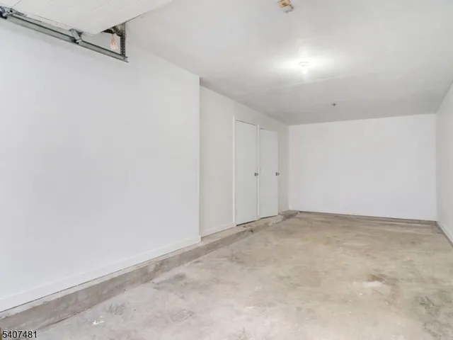 $400,000 | 42 Krueger Court, Newark, NJ 07103