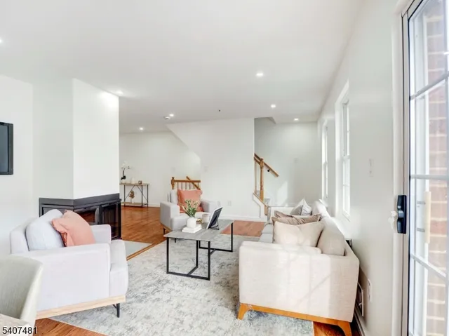 $400,000 | 42 Krueger Court, Newark, NJ 07103