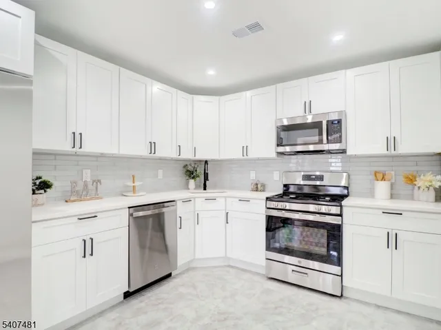 $400,000 | 42 Krueger Court, Newark, NJ 07103