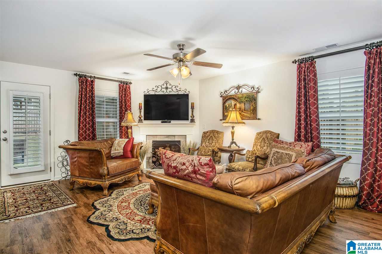832 Huntington Trace Chelsea, AL 35043 - Photo 5 of 32