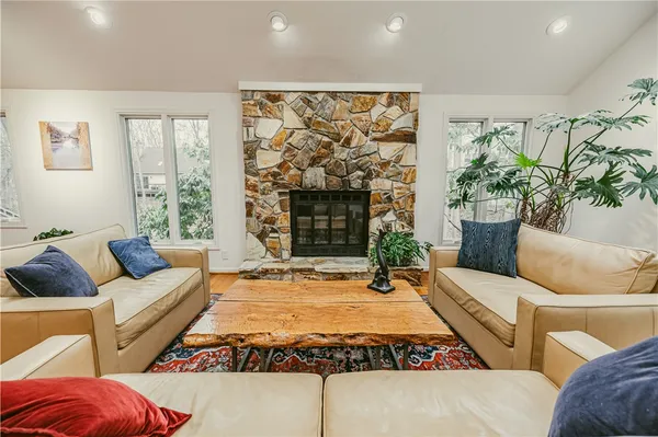 $484,900 | 28 Shelter Creek Lane, Perinton, NY 14450