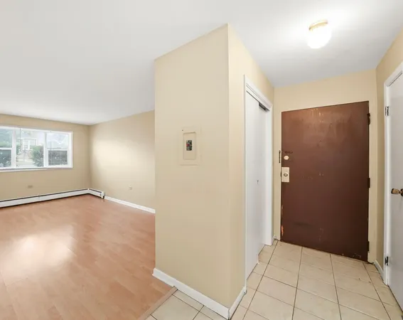 $1,150 | 1213 34th Avenue, Unit 2, Melrose Park, IL 60160