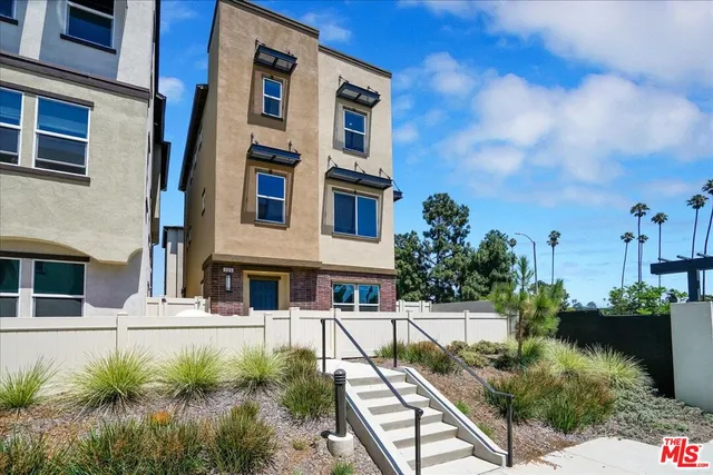 $4,950 | 725 Daniel Freeman Circle, Inglewood, CA 90301