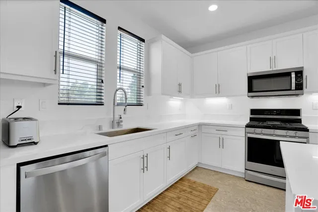 $4,950 | 725 Daniel Freeman Circle, Inglewood, CA 90301