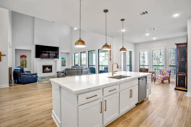 $729,770 | 208 Twinflower Trl Court, Conroe, TX 77318