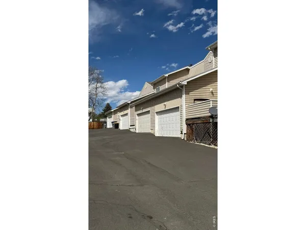 $449,000 | 2155 Meadow Court, Longmont, CO 80501