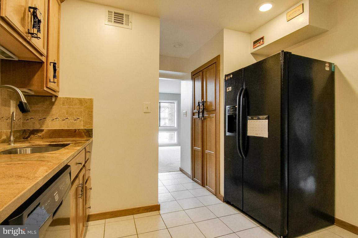 8545 Gwynedd Way Springfield, VA 22153 - Photo 11 of 30 Kitchen