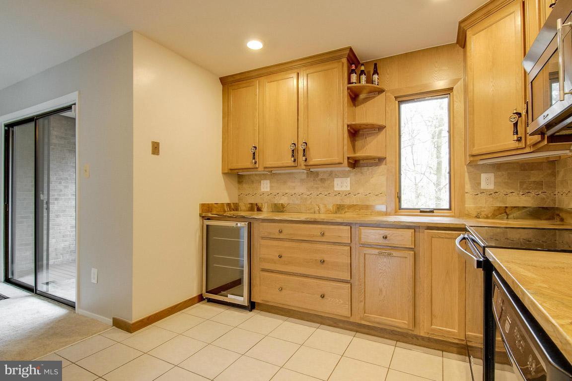 8545 Gwynedd Way Springfield, VA 22153 - Photo 12 of 30 Kitchen