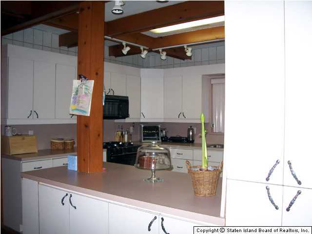 636 Annadale Road Staten Island, NY 10312 - Photo 2 of 8 Additional Photo