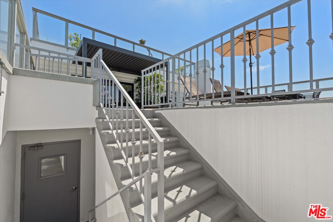 2431 3rd Street, Unit 2 Santa Monica, CA 90405 - Photo 13 of 35