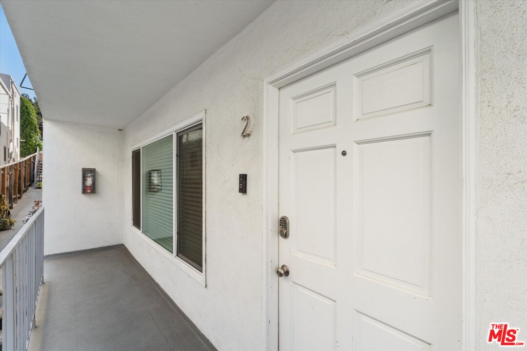 2431 3rd Street, Unit 2 Santa Monica, CA 90405 - Photo 4 of 35