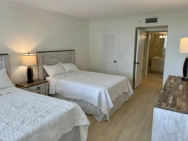 $5,000 | 3400 North Ocean Drive, Unit 706, Singer Island, FL 33404