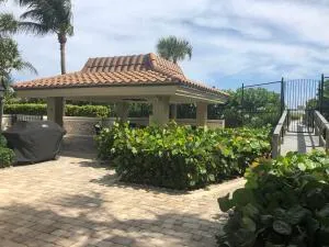 $5,000 | 3400 North Ocean Drive, Unit 706, Singer Island, FL 33404