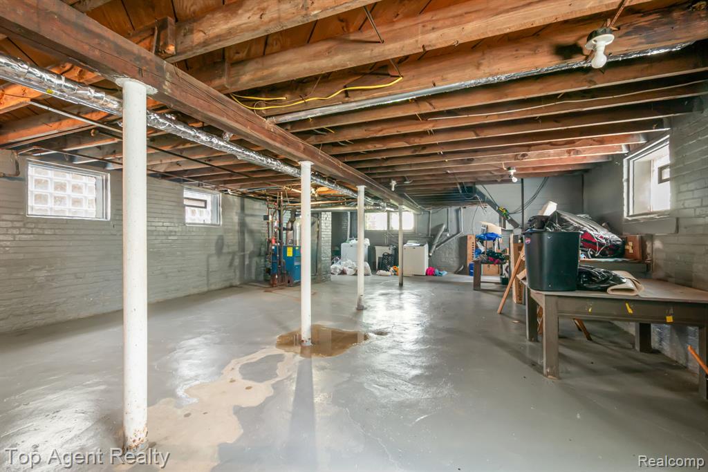 3958 Buckingham Detroit, MI 48224 - Photo 38 of 45