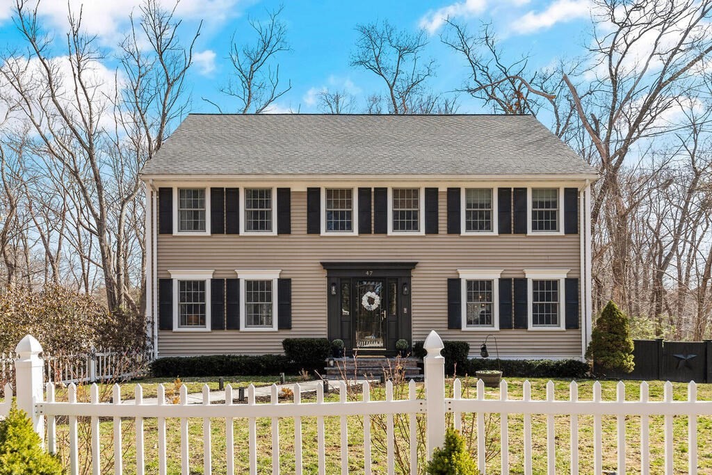 47 Oakdale Road North Reading, MA 01864 - Photo 1 of 33 Gallery Image 1