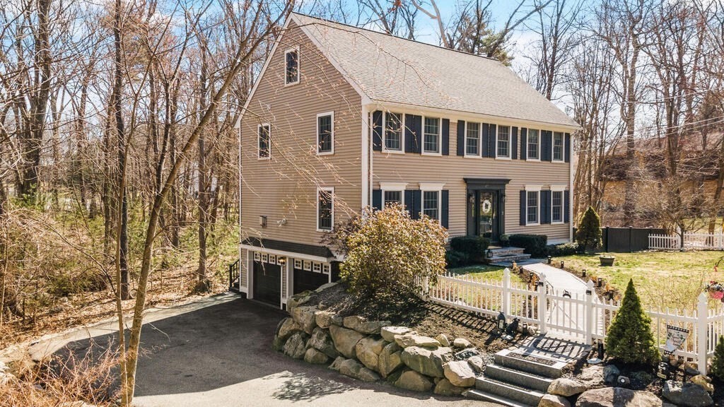 47 Oakdale Road North Reading, MA 01864 - Photo 3 of 33 Gallery Image 3