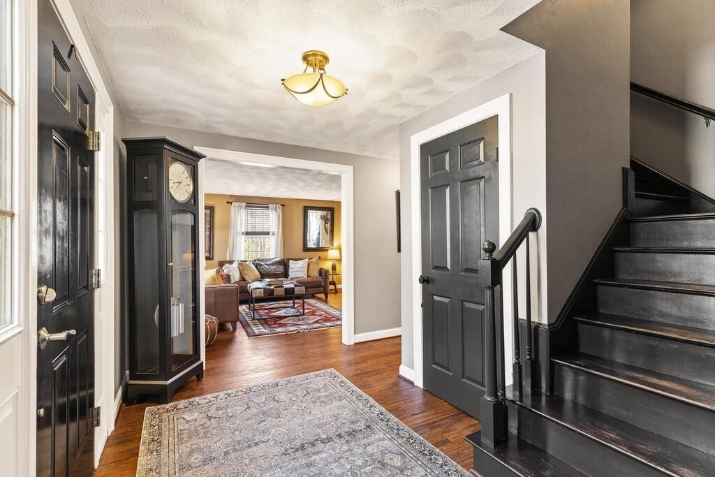47 Oakdale Road North Reading, MA 01864 - Photo 4 of 33 Gallery Image 4