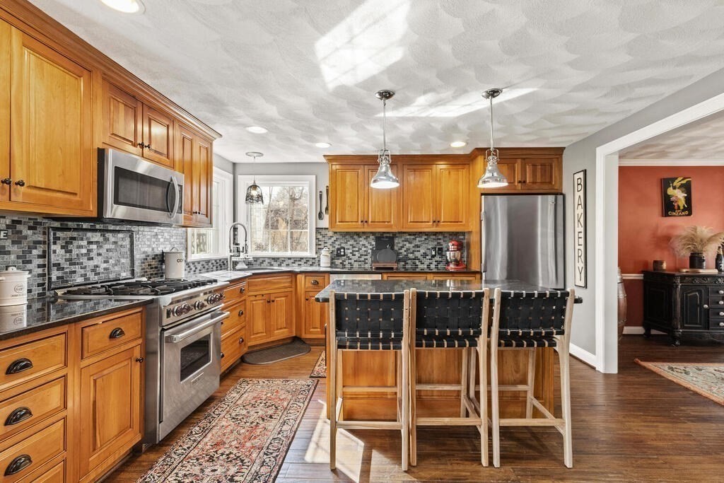47 Oakdale Road North Reading, MA 01864 - Photo 10 of 33 Gallery Image 10