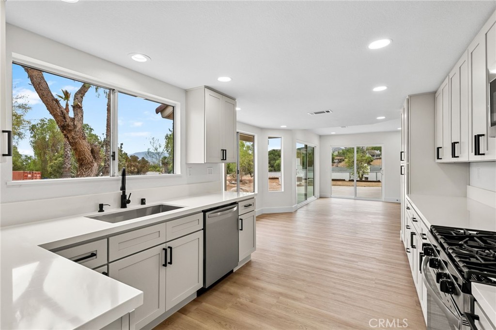 10880 Valley Drive Riverside, CA 92505 - Photo 8 of 40