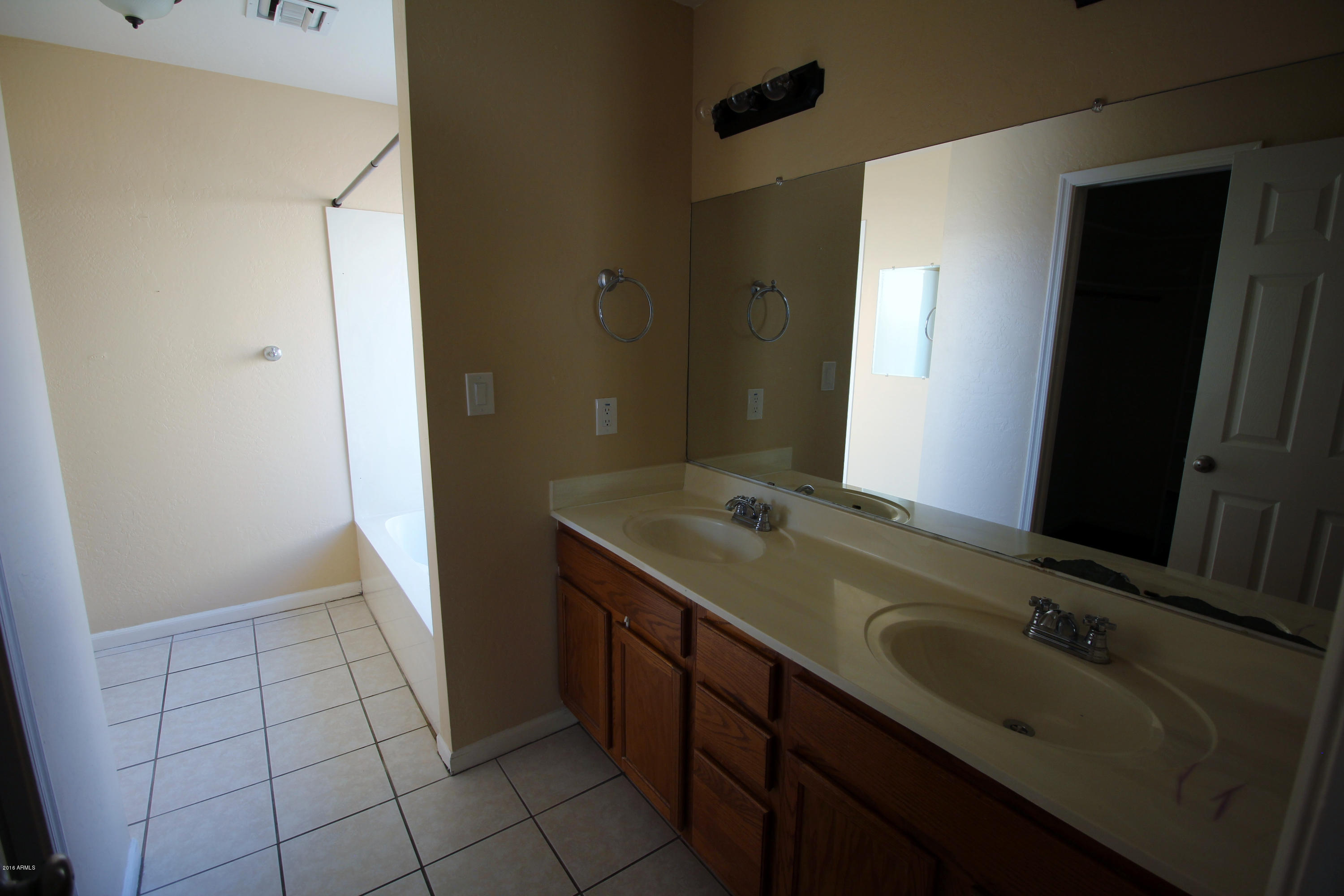 3718 East Decatur Street Mesa, AZ 85205 - Photo 8 of 14 Master Bathroom