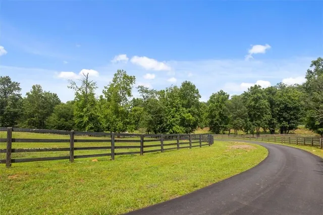 $3,100,000 | 7945 Reinhardt College Parkway, Waleska, GA 30183