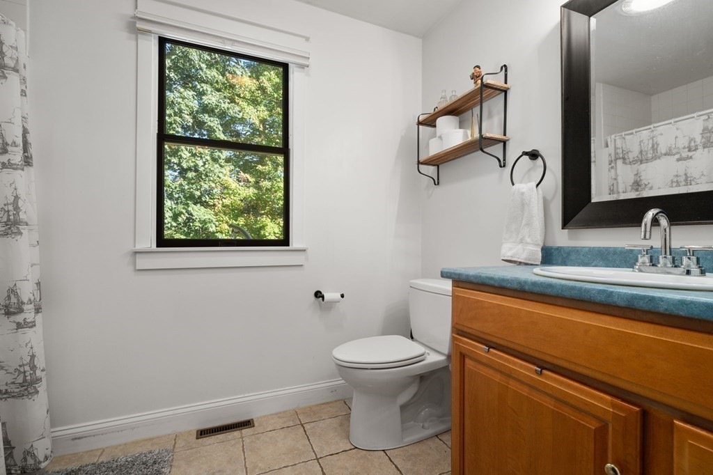 18 1/2 Snow Road North Grafton, MA 01536 - Photo 16 of 35 Gallery Image 16