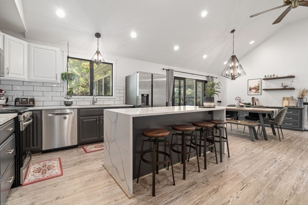 18 1/2 Snow Road North Grafton, MA 01536 - Photo 5 of 35 Gallery Image 5