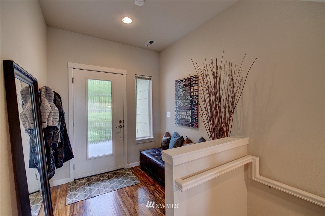 104 Sky Ridge Road Northwest Issaquah, WA 98027 - Photo 2 of 25