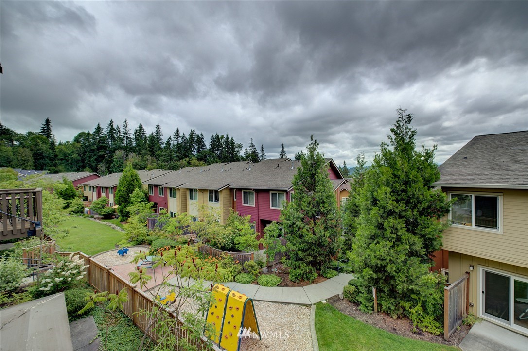 104 Sky Ridge Road Northwest Issaquah, WA 98027 - Photo 11 of 25