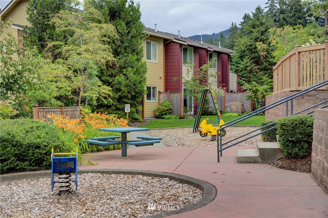 104 Sky Ridge Road Northwest Issaquah, WA 98027 - Photo 24 of 25