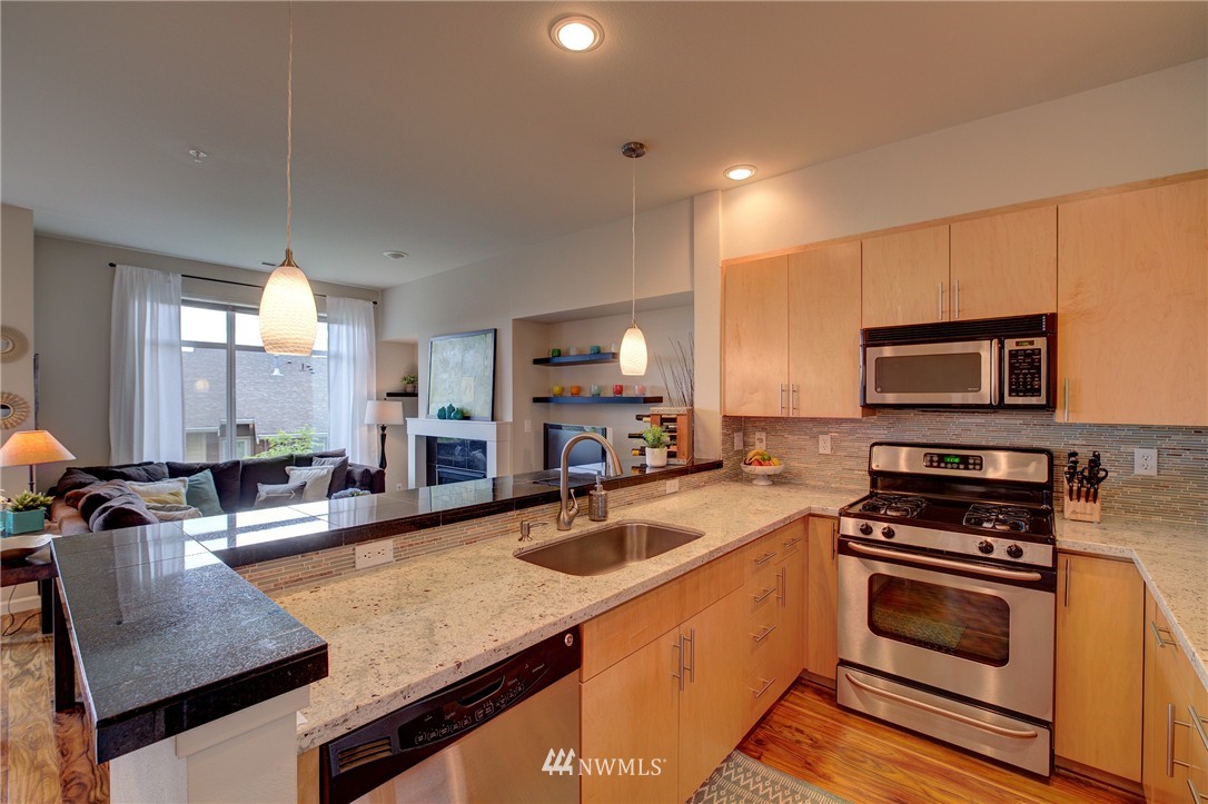 104 Sky Ridge Road Northwest Issaquah, WA 98027 - Photo 5 of 25